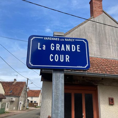 Vila Logis Cote Jardin Varennes-les-Narcy Exteriér fotografie